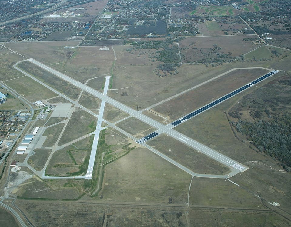 pro-000009709-HutchinsonRunway17-35Rehab_02a
